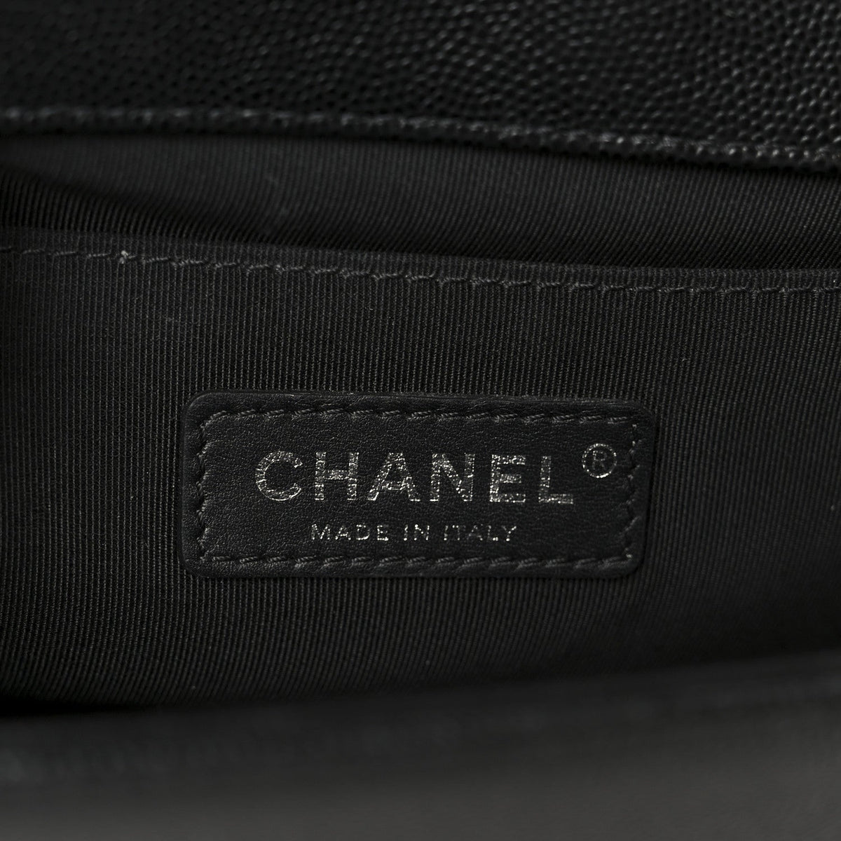 Caviar Quilted Medium Boy Flap Black