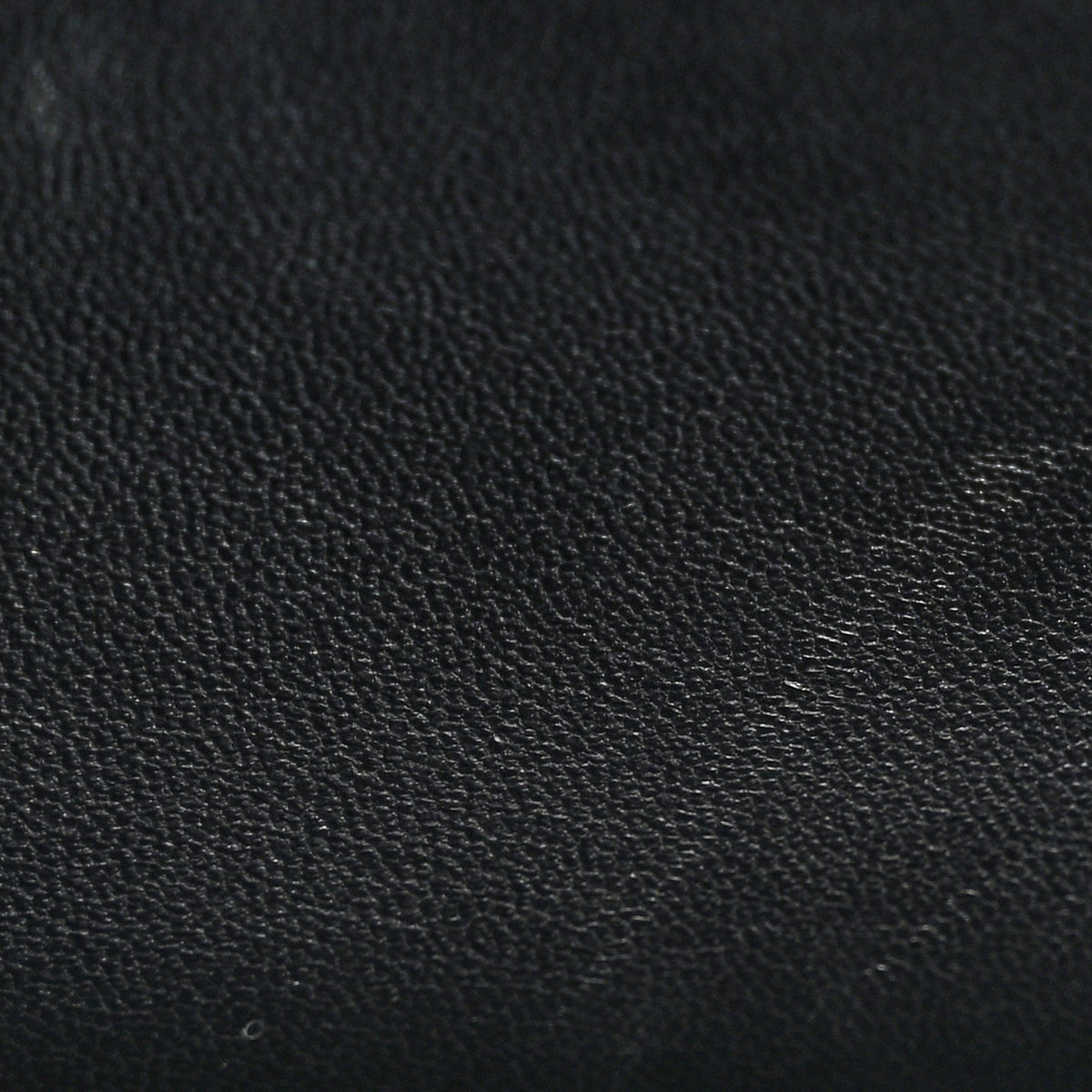 Caviar Quilted Medium Boy Flap Black