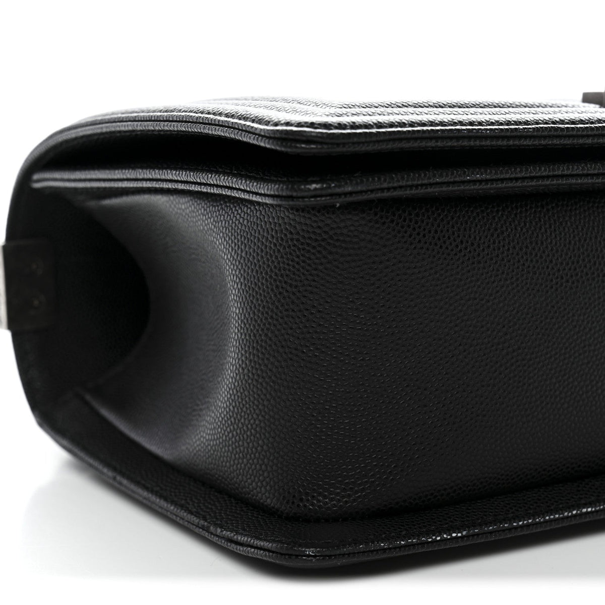 Caviar Quilted Medium Boy Flap Black