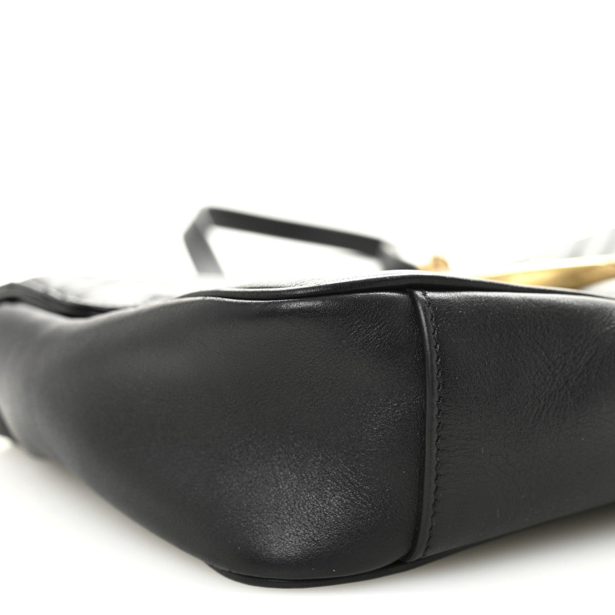 Calfskin Matelasse Medium GG Marmont Shoulder Bag Black