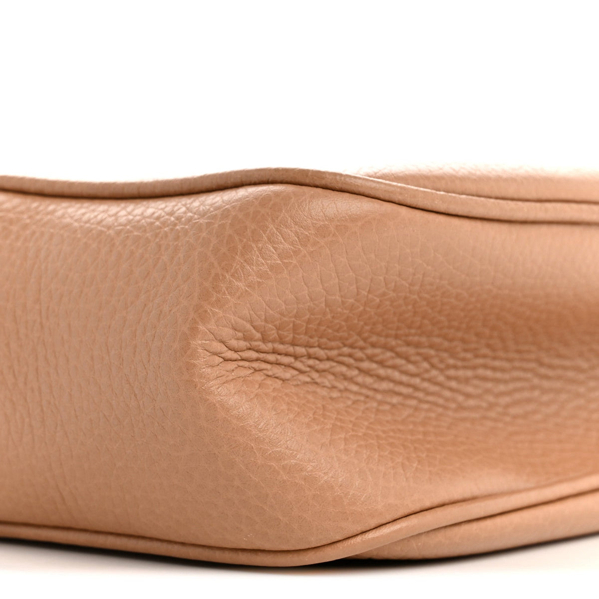 Pebbled Calfskin Small Soho Disco Bag Camelia