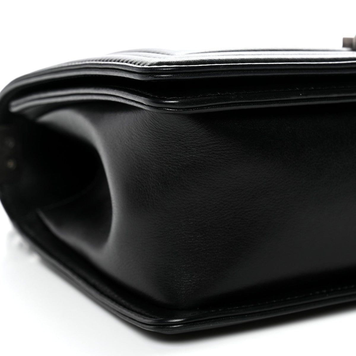 Lambskin Quilted Medium Boy Flap Black