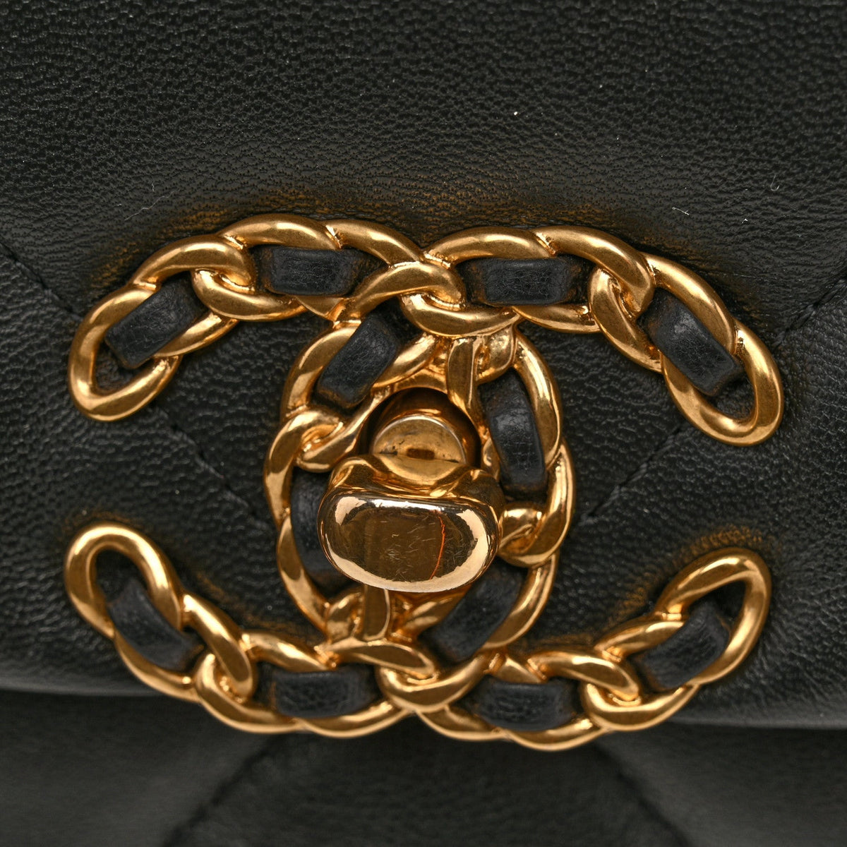 Shiny Goatskin Quilted Medium Chanel 19 Flap Black