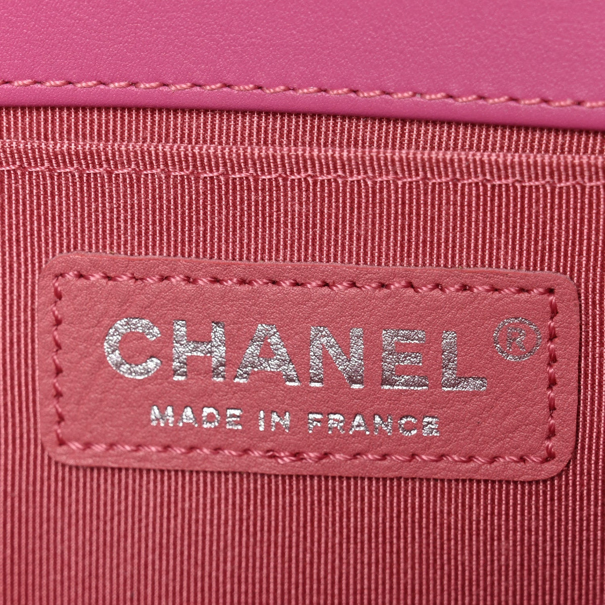 Patent Tweed Medium Boy Flap Fuchsia