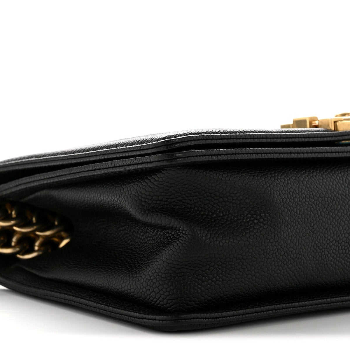 Caviar Quilted Medium Boy Flap Black