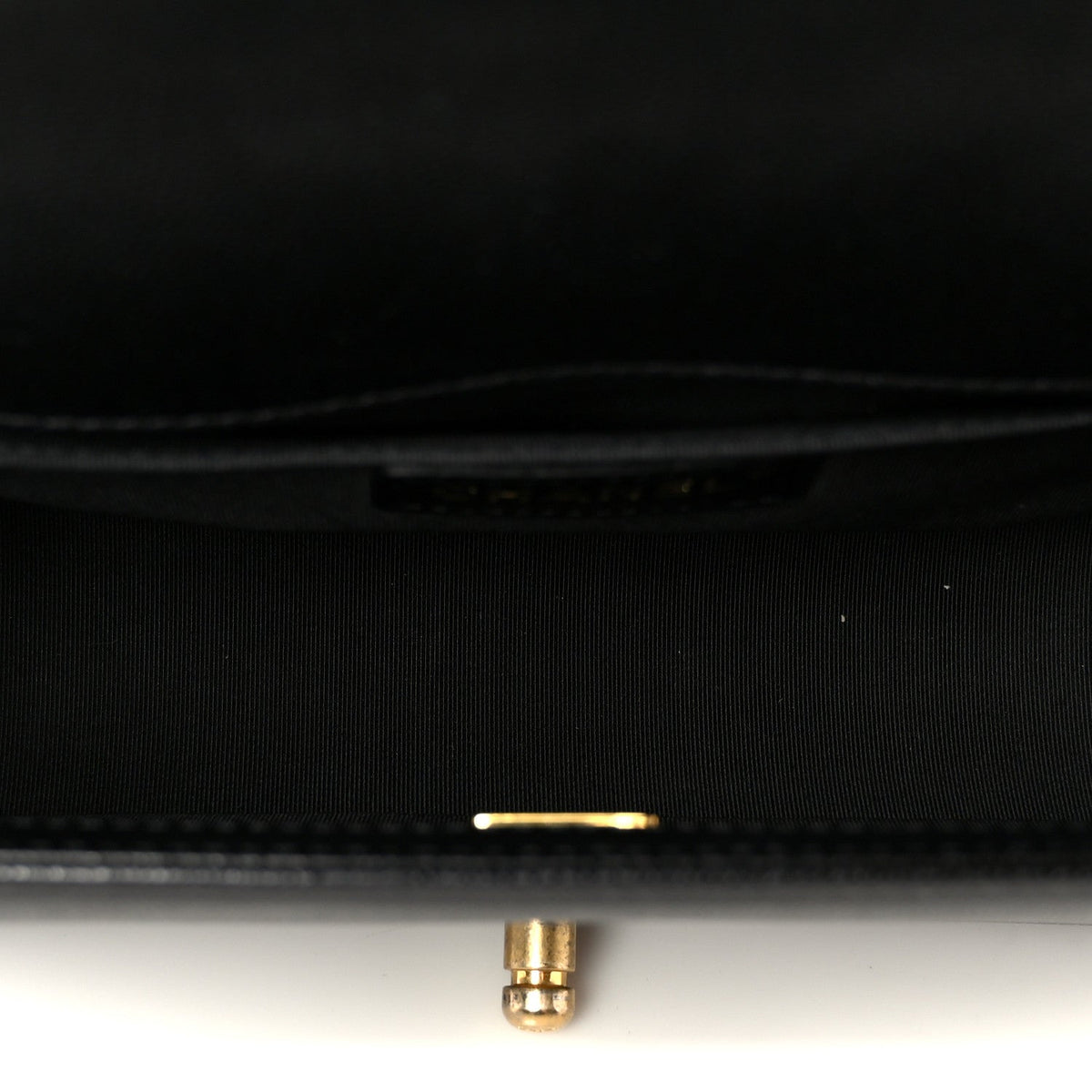 Caviar Quilted Medium Boy Flap Black