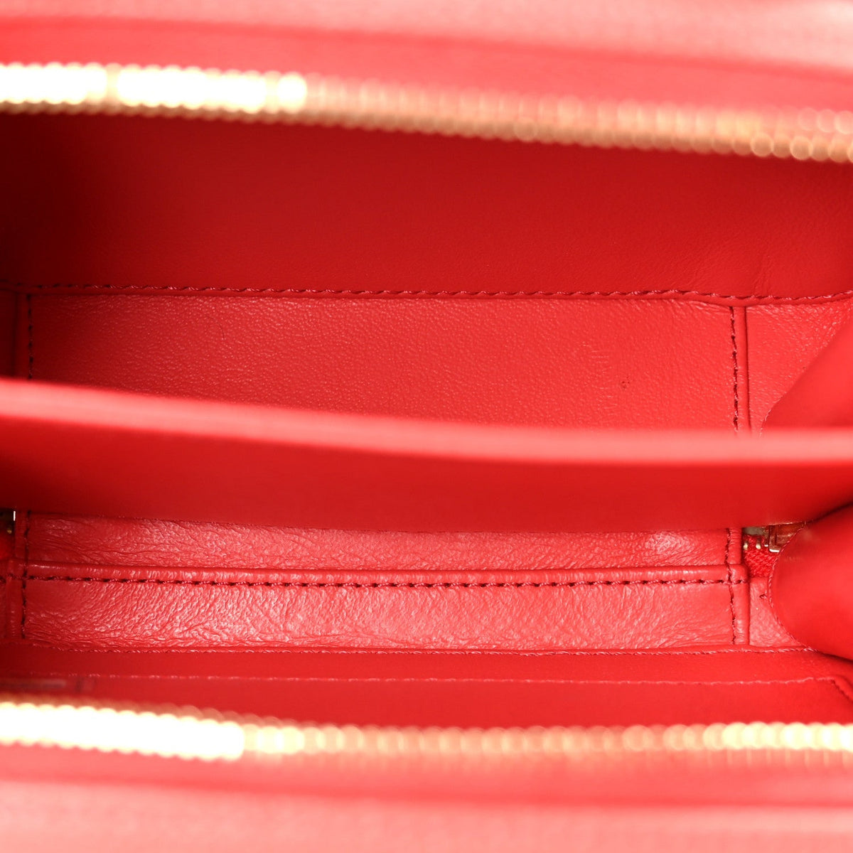 Caviar Quilted Small CC Filigree Vanity Case Red