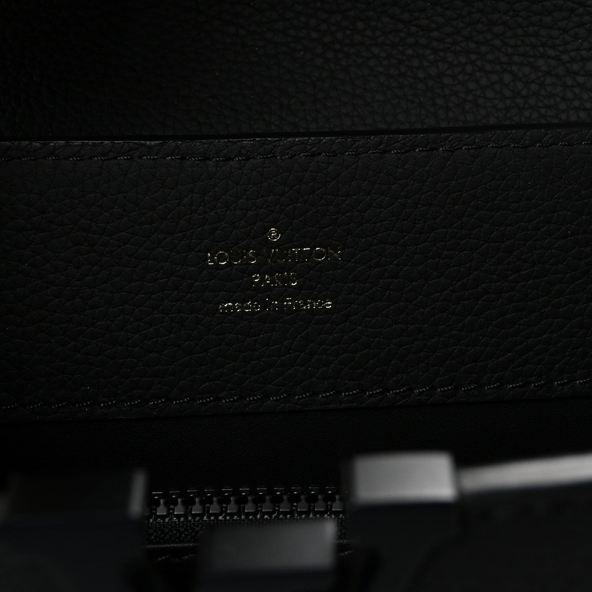 Taurillon Capucines East West MM Matte Black