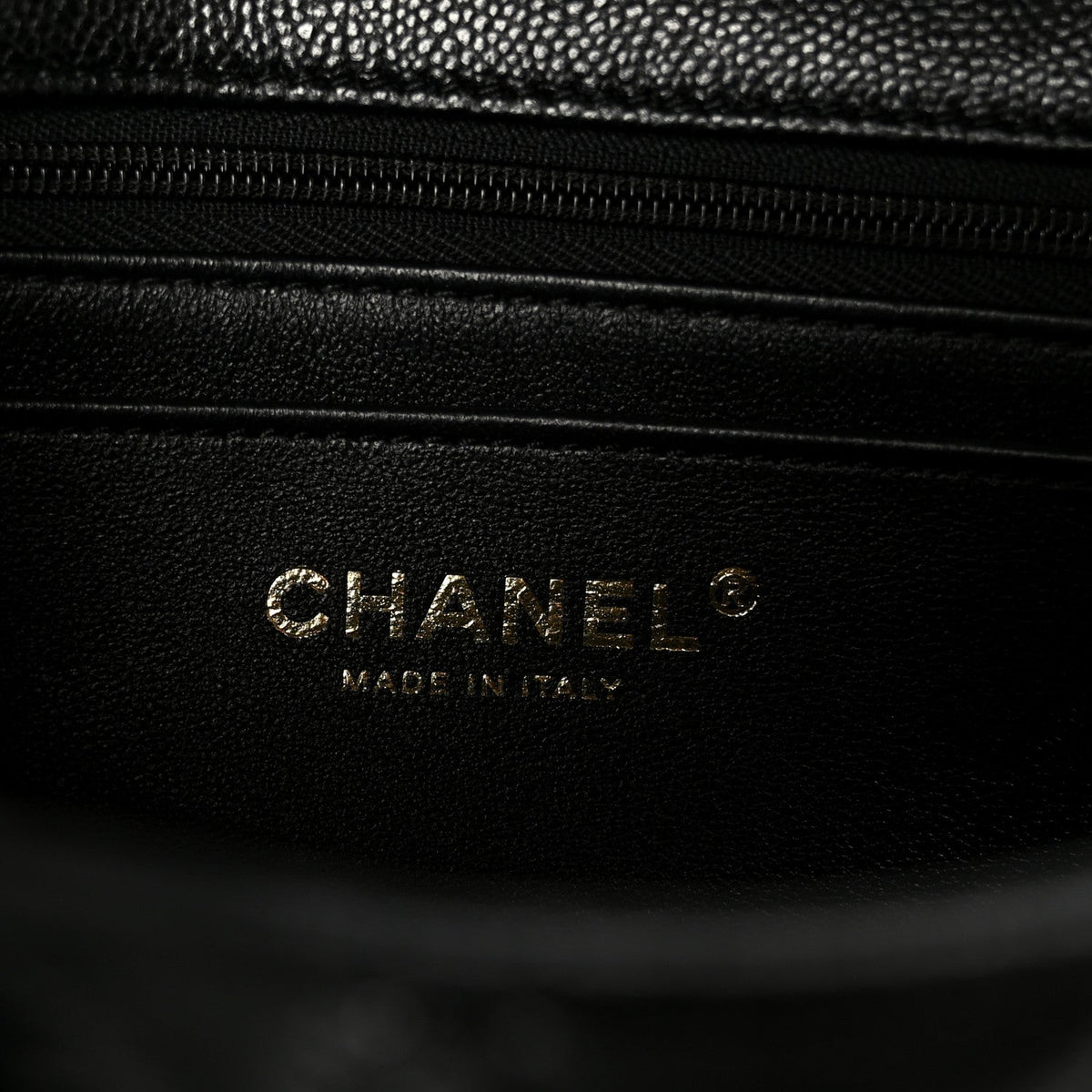 Caviar Quilted Small Handy CC Flap Black