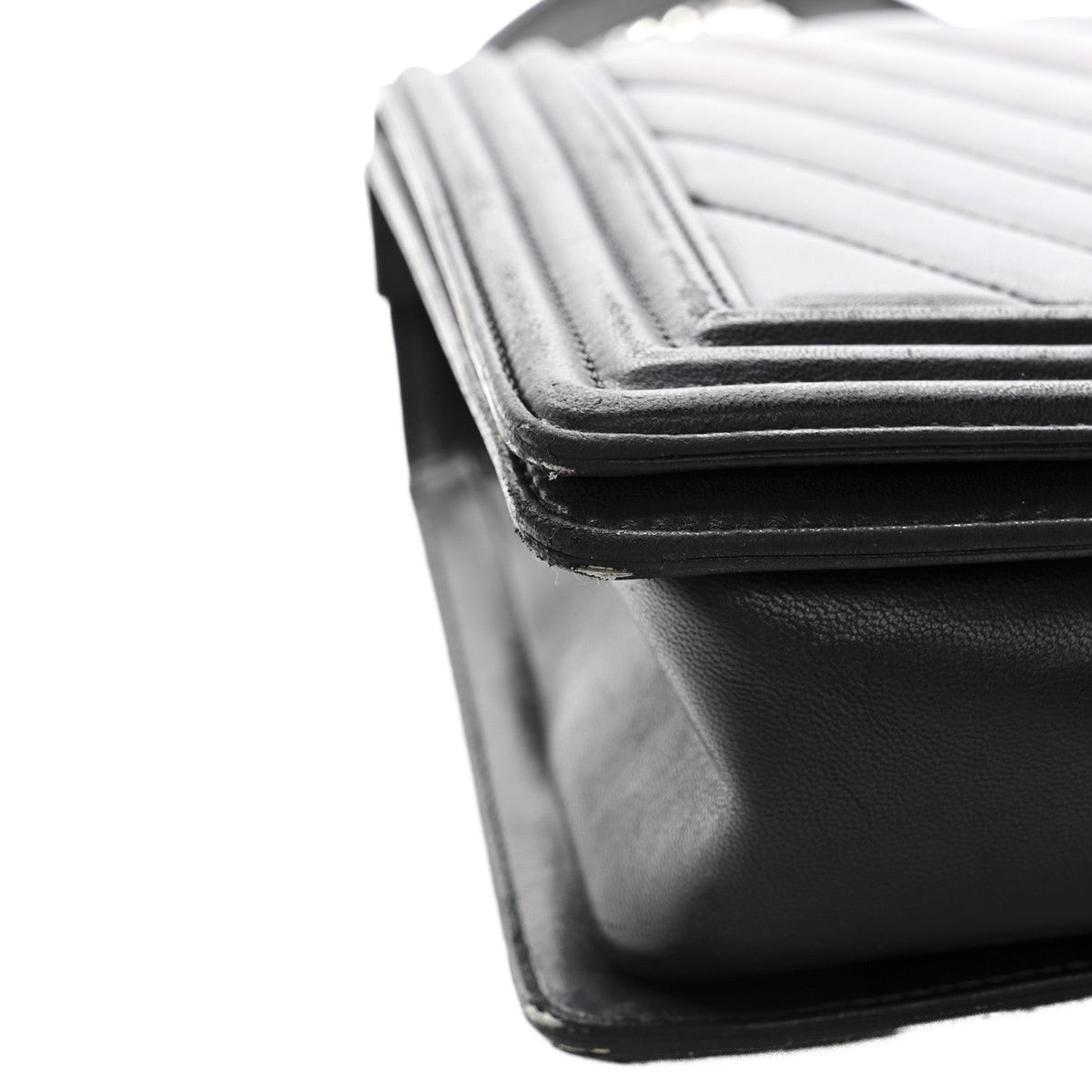 Calfskin Chevron Quilted New Medium Boy Flap Black