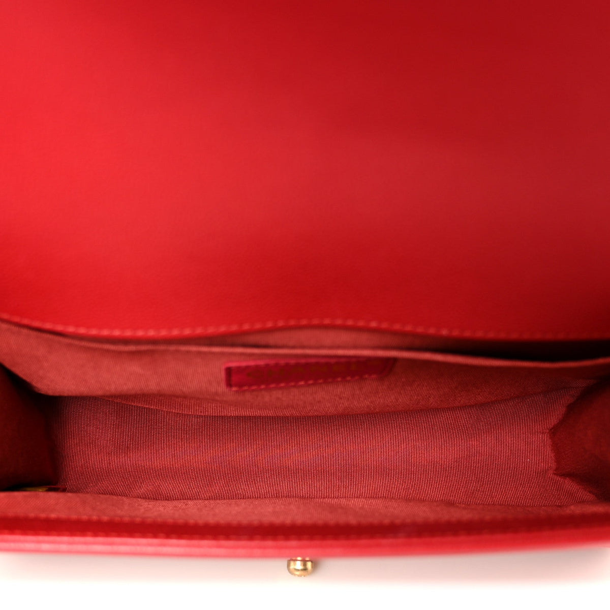 Caviar Quilted Medium Boy Flap Red