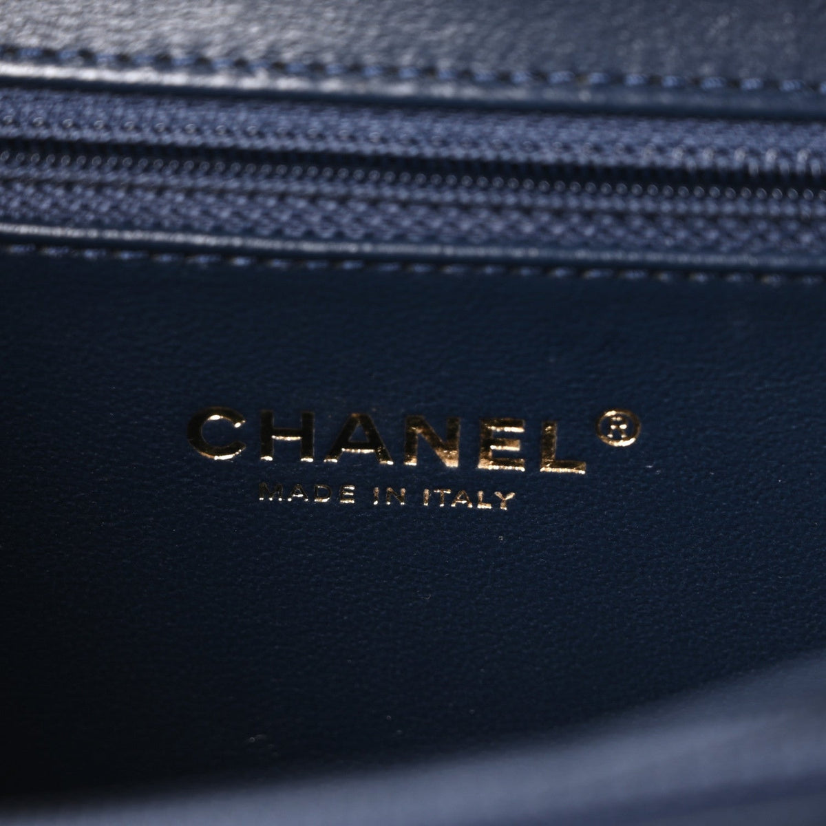 Caviar Quilted Medium CC Filigree Vanity Case Navy